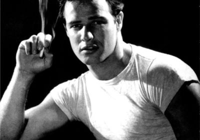 Молодежные футболки с принтами: эволюция от белья до тренда